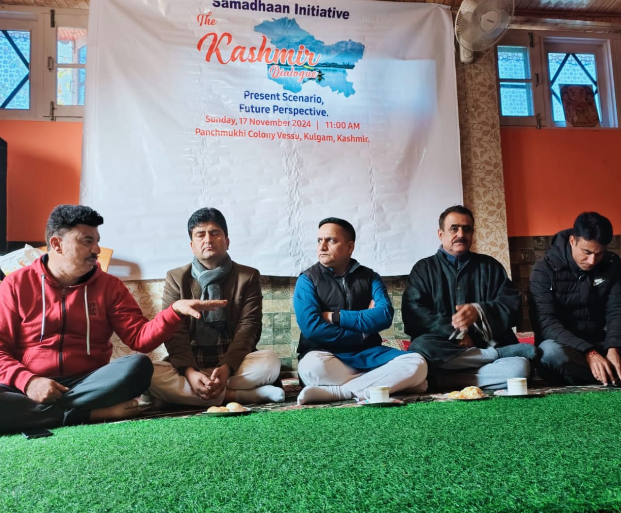 कुलगाम के पंचमुखी कॉलोनी वेसु में ऐतिहासिक कश्मीर संवाद का किया गया आयोजन कुलगाम के पंचमुखी कॉलोनी वेसु में ऐतिहासिक कश्मीर संवाद का किया गया आयोजन
