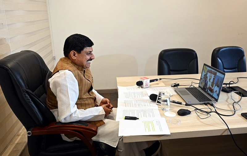 मुख्यमंत्री ने नक्सलियों से मुठभेड़ में घायल जवान के स्वास्थ्य की जानकारी ली मुख्यमंत्री ने नक्सलियों से मुठभेड़ में घायल जवान के स्वास्थ्य की जानकारी ली