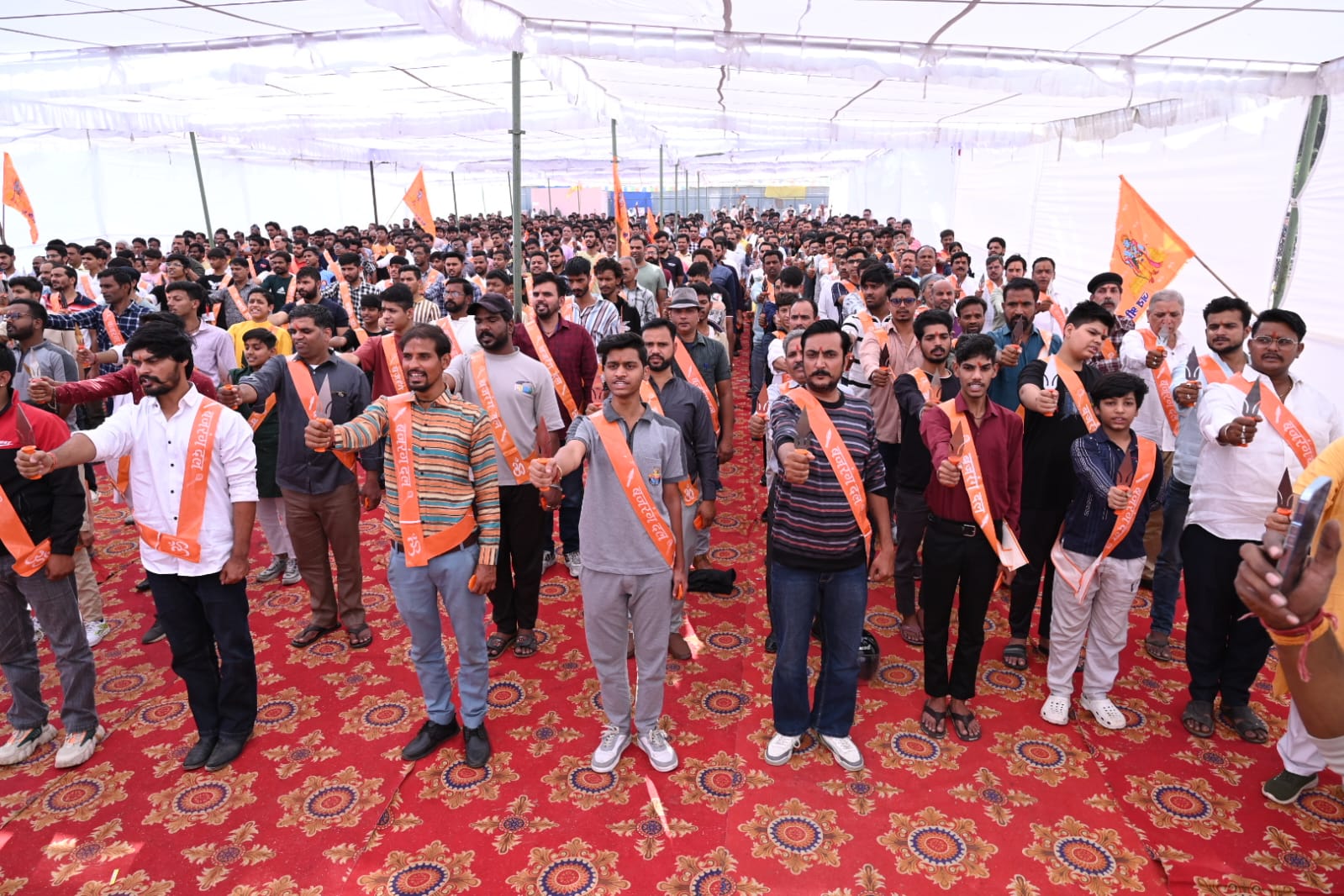 बजरंग दल ने कराई तीन हजार कार्यकर्ताओं की त्रिशूल दीक्षा बजरंग दल ने कराई तीन हजार कार्यकर्ताओं की त्रिशूल दीक्षा