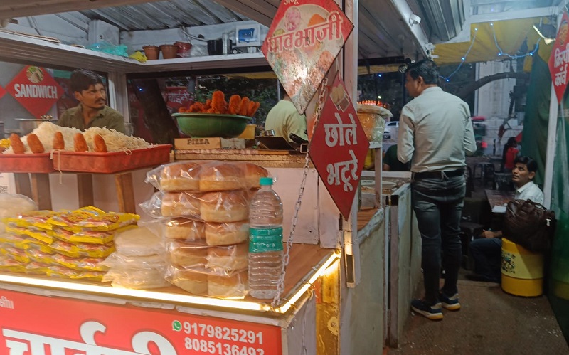स्ट्रीट फ़ूड की जांच स्ट्रीट फ़ूड की जांच