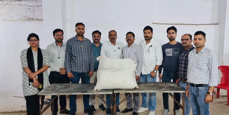 पुलिस की टीम ने किया अवैध मादक पदार्थ जब्त पुलिस की टीम ने किया अवैध मादक पदार्थ जब्त