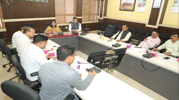 जिला जल उपयोगिता समिति की बैठक जिला जल उपयोगिता समिति की बैठक