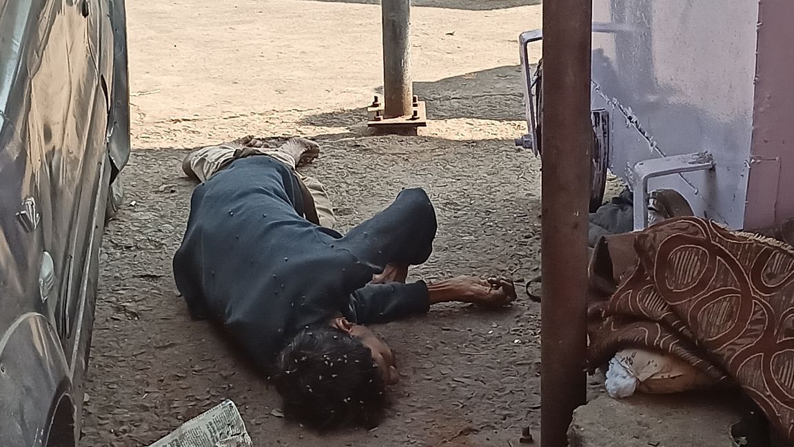 खुले में सोने से मजदूर की ठंड से मौत खुले में सोने से मजदूर की ठंड से मौत