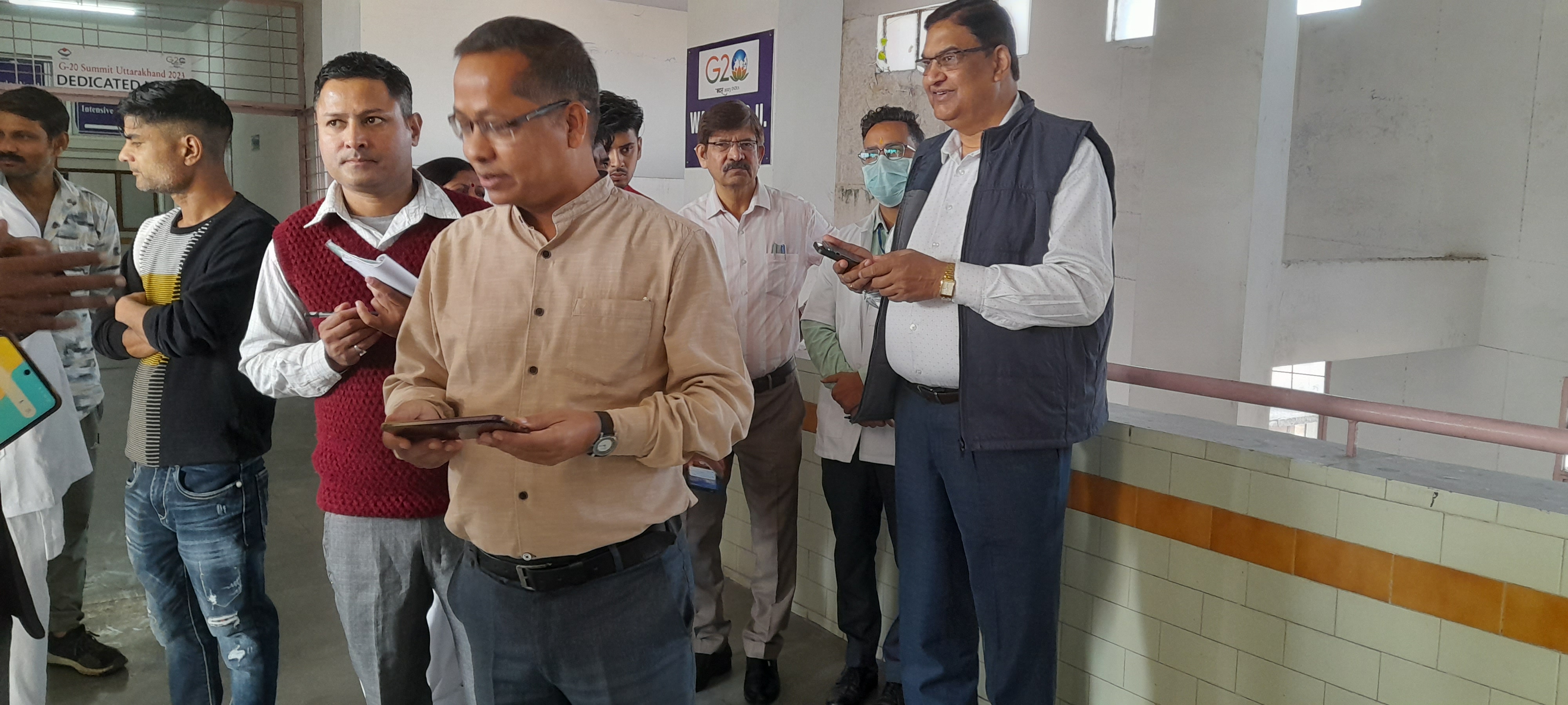सदन उप जिलाधिकारी हरी गिरी राजकीय चिकित्सालय सदन उप जिलाधिकारी हरी गिरी राजकीय चिकित्सालय