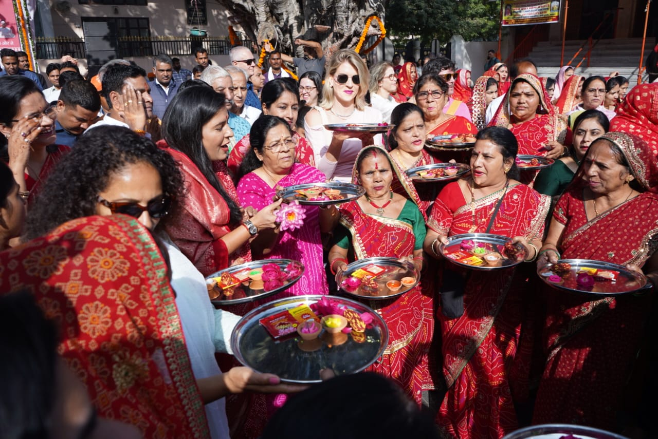 जयपुर समारोह का हुआ आगाज: 18 दिसम्बर तक होगे विभिन्न सांस्कृतिक कार्यक्रम जयपुर समारोह का हुआ आगाज: 18 दिसम्बर तक होगे विभिन्न सांस्कृतिक कार्यक्रम