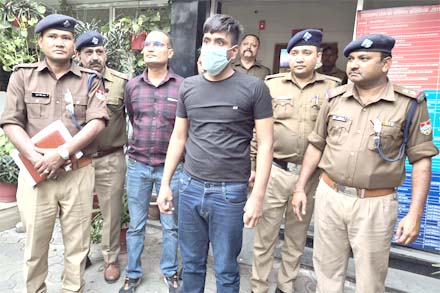 रंगदारी मांगने के मामले में नैनीताल पुलिस ने महज 24 घंटे के भीतर आरोपी को गिरफ्तार किया रंगदारी मांगने के मामले में नैनीताल पुलिस ने महज 24 घंटे के भीतर आरोपी को गिरफ्तार किया
