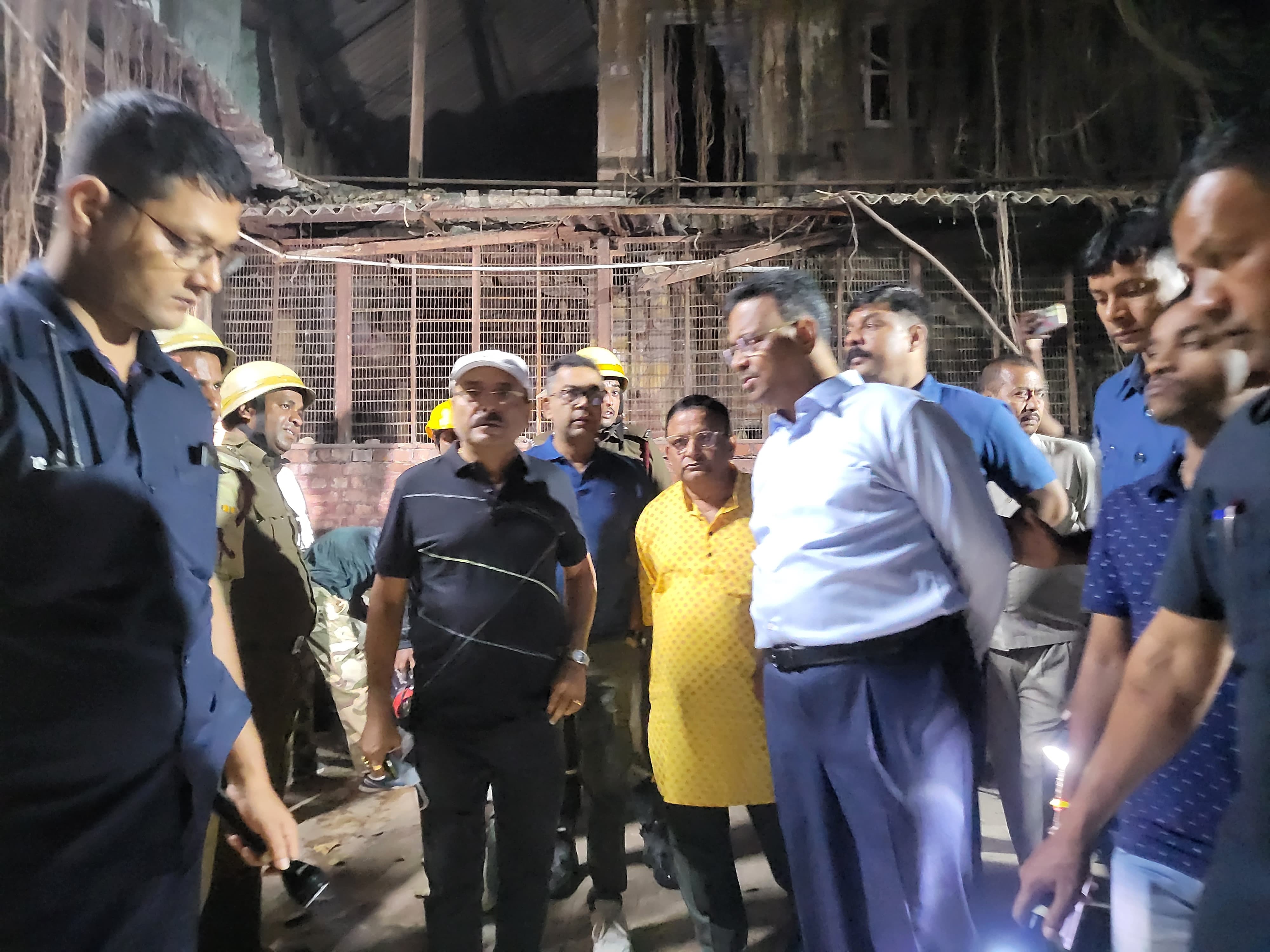 कोलकाता दुर्घटना के समय का दृश्य कोलकाता दुर्घटना के समय का दृश्य