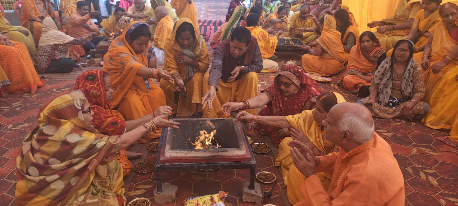 *जन जन के सुख, शांति, समृद्धि, स्वास्थ्य, सुरक्षा, दिर्घायु जीवन एवं उज्ज्वल भविष्य हेतु गायत्री महायज्ञ* *जन जन के सुख, शांति, समृद्धि, स्वास्थ्य, सुरक्षा, दिर्घायु जीवन एवं उज्ज्वल भविष्य हेतु गायत्री महायज्ञ*