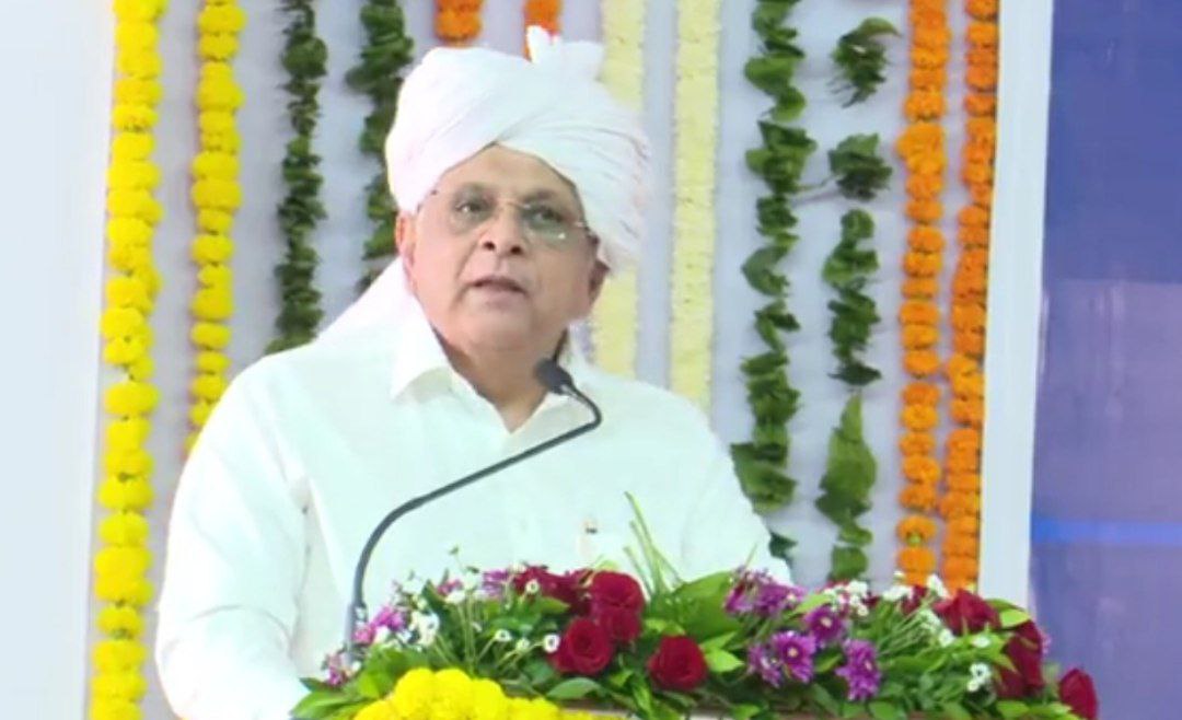 शुक्रवार को डांग जिला मुख्यालय आहवा में राज्य स्तरीय जनजातीय गौरव दिवस पर आयोजित समारोह में मुख्यमंत्री भूपेन्द्र पटेल। शुक्रवार को डांग जिला मुख्यालय आहवा में राज्य स्तरीय जनजातीय गौरव दिवस पर आयोजित समारोह में मुख्यमंत्री भूपेन्द्र पटेल।