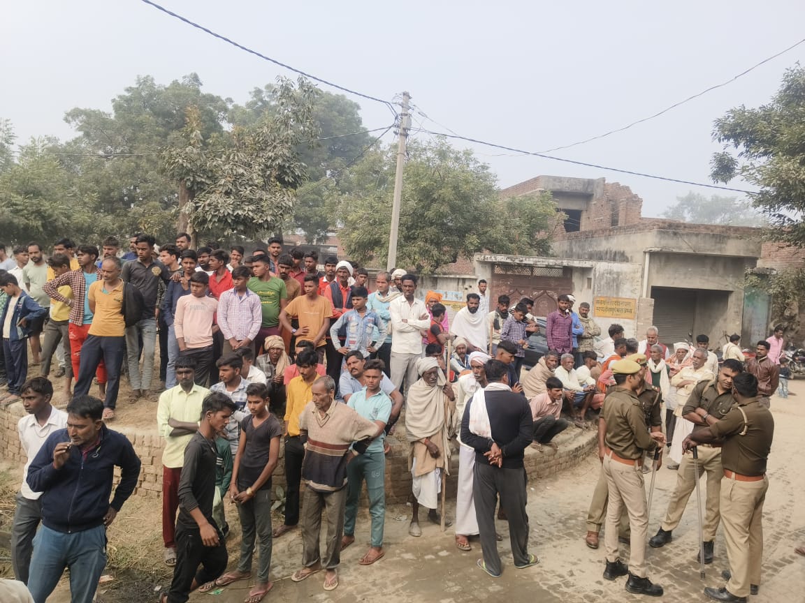 जैकेट से गला घोंटकर दोस्त की हत्या,आंख पर मारी चोट जैकेट से गला घोंटकर दोस्त की हत्या,आंख पर मारी चोट