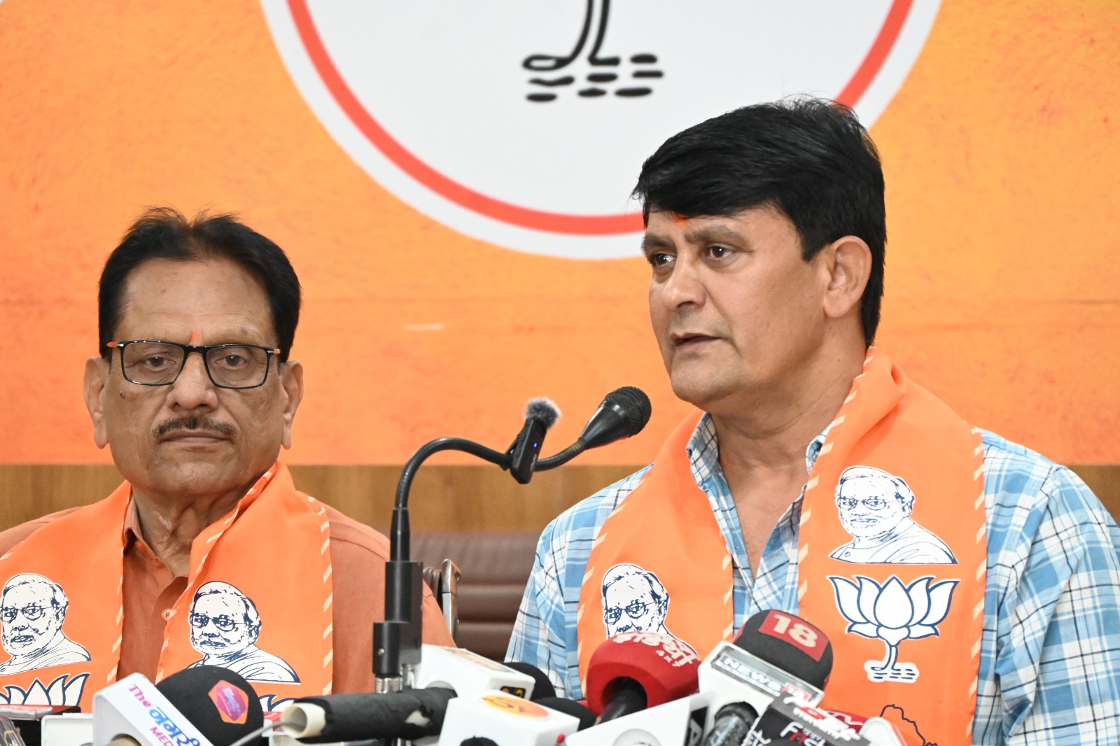 राजस्थान की राजनीति में सस्ती लोकप्रियता हासिल करने के लिए कुछ राजनेता कर रहे है अमर्यादित कृत्य: रामलाल शर्मा राजस्थान की राजनीति में सस्ती लोकप्रियता हासिल करने के लिए कुछ राजनेता कर रहे है अमर्यादित कृत्य: रामलाल शर्मा