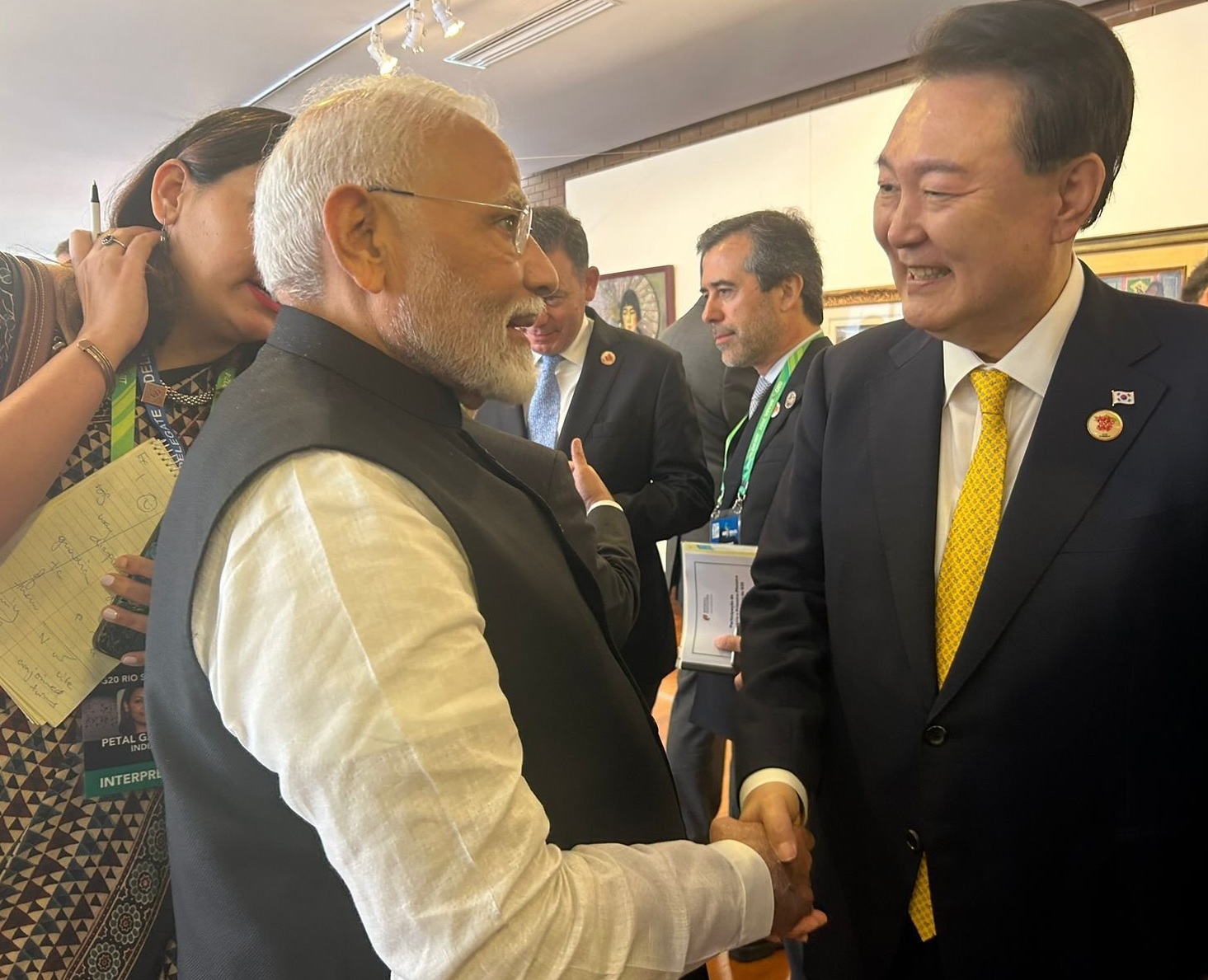 रियो डी जेनेरियो में राष्ट्राध्यक्षों के साथ हुई मुलाकात के सभी फोटो प्रधानमंत्री नरेन्द्र मोदी के एक्स हैंडल से। रियो डी जेनेरियो में राष्ट्राध्यक्षों के साथ हुई मुलाकात के सभी फोटो प्रधानमंत्री नरेन्द्र मोदी के एक्स हैंडल से।