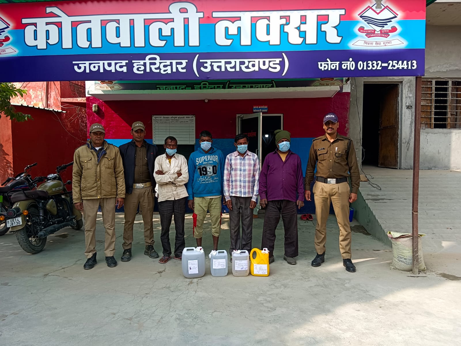 गिरफ्तार शराब तस्कर गिरफ्तार शराब तस्कर