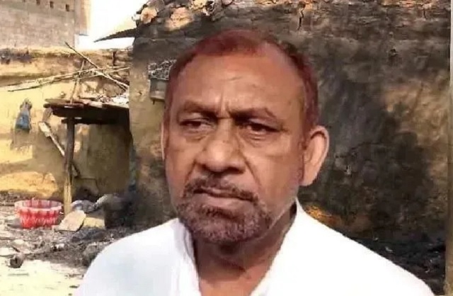 पूर्व तृणमूल ब्लॉक अध्यक्ष अनारुल हुसैन पूर्व तृणमूल ब्लॉक अध्यक्ष अनारुल हुसैन