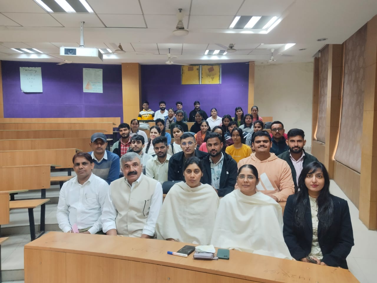 फोटो कैप्शनः 19 आरटीकेः 7 एमडीयू में विशेष व्याख्यान का आयोजन पर मौजूद अधिकारी।