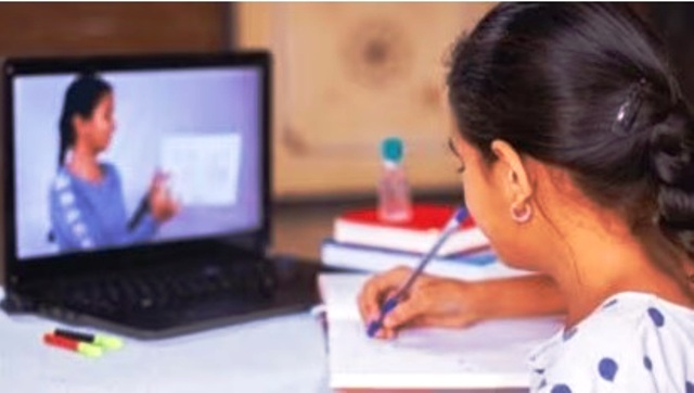 ऑनलाइन कक्षा का प्रतिकात्मक चित्र ऑनलाइन कक्षा का प्रतिकात्मक चित्र
