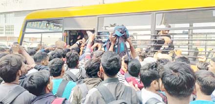 पिथौरागढ़ सेना भर्ती में जाने के लिए रोडवेज में अफरा तफरी पिथौरागढ़ सेना भर्ती में जाने के लिए रोडवेज में अफरा तफरी