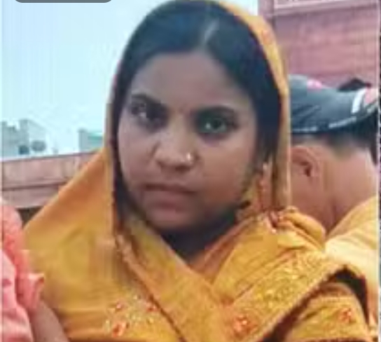 मृतका महिला की फ़ाइल फोटो मृतका महिला की फ़ाइल फोटो