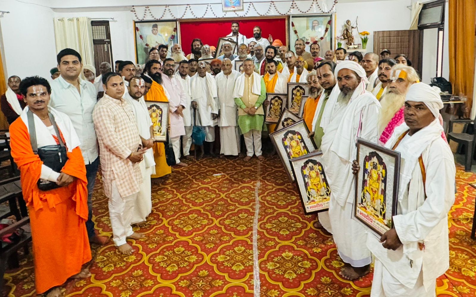 धर्म रक्षा मंच के द्वारा विभिन्न पंथ और जातीय समाज के संतों का हुआ संत मिलन