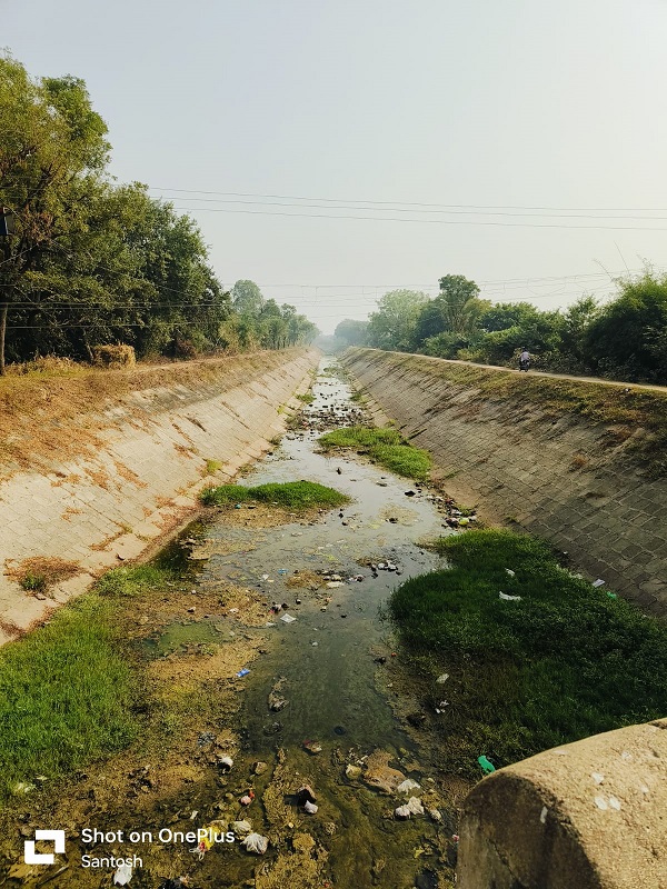 दतिया: राजघाट नहर में पानी न छोड़ने के कारण किसान परेशान दतिया: राजघाट नहर में पानी न छोड़ने के कारण किसान परेशान