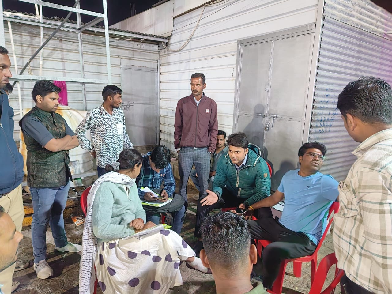 उज्जैन : नाबालिग लड़की होने के कारण महिला बाल विकास विभाग ने लौटाई बारात उज्जैन : नाबालिग लड़की होने के कारण महिला बाल विकास विभाग ने लौटाई बारात