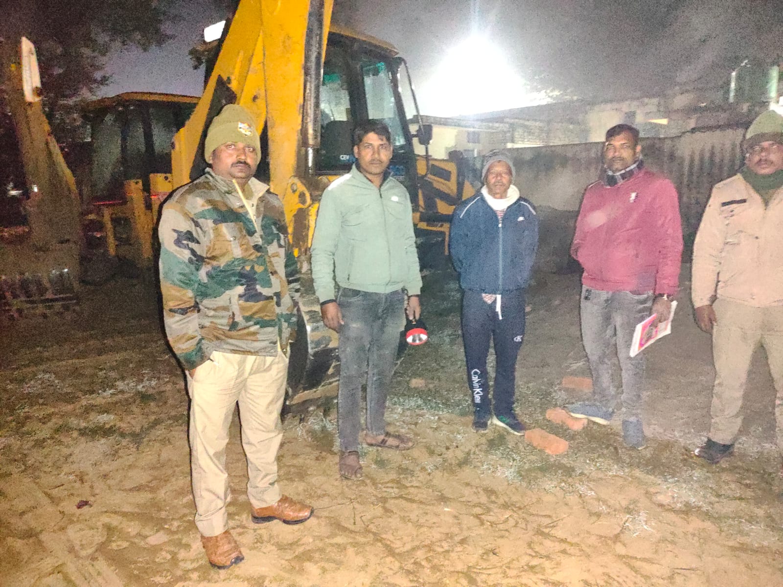 अवैध खनन पर छापेमारी