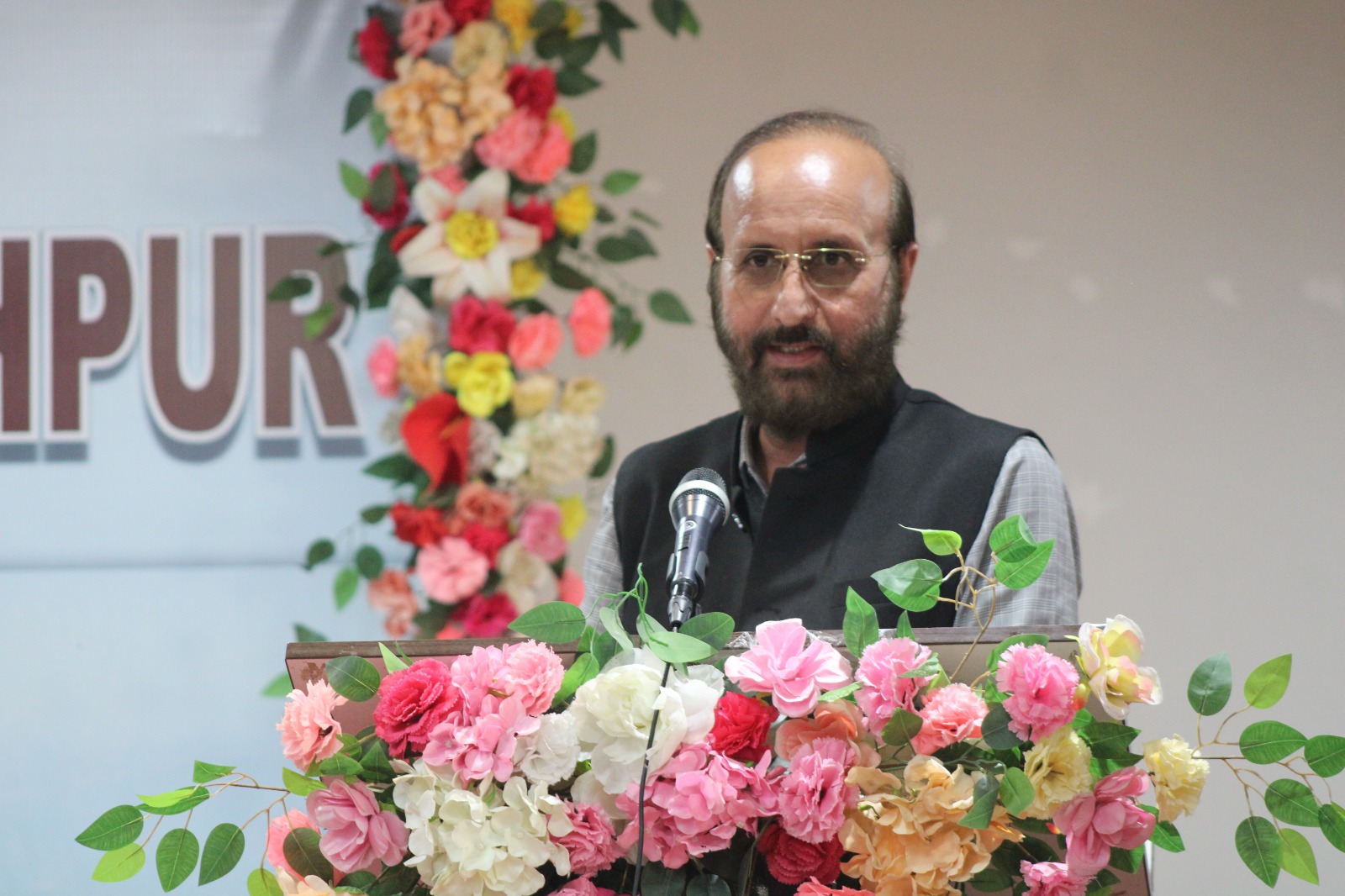 योग्य चिकित्सक बनने के लिए अनुसंधान की दृष्टि जरूरी : डॉ. माहेश्वरी*