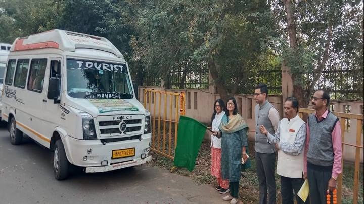 30 किसानों का दल पाँच दिनी भ्रमण पर राजस्थान रवाना 30 किसानों का दल पाँच दिनी भ्रमण पर राजस्थान रवाना