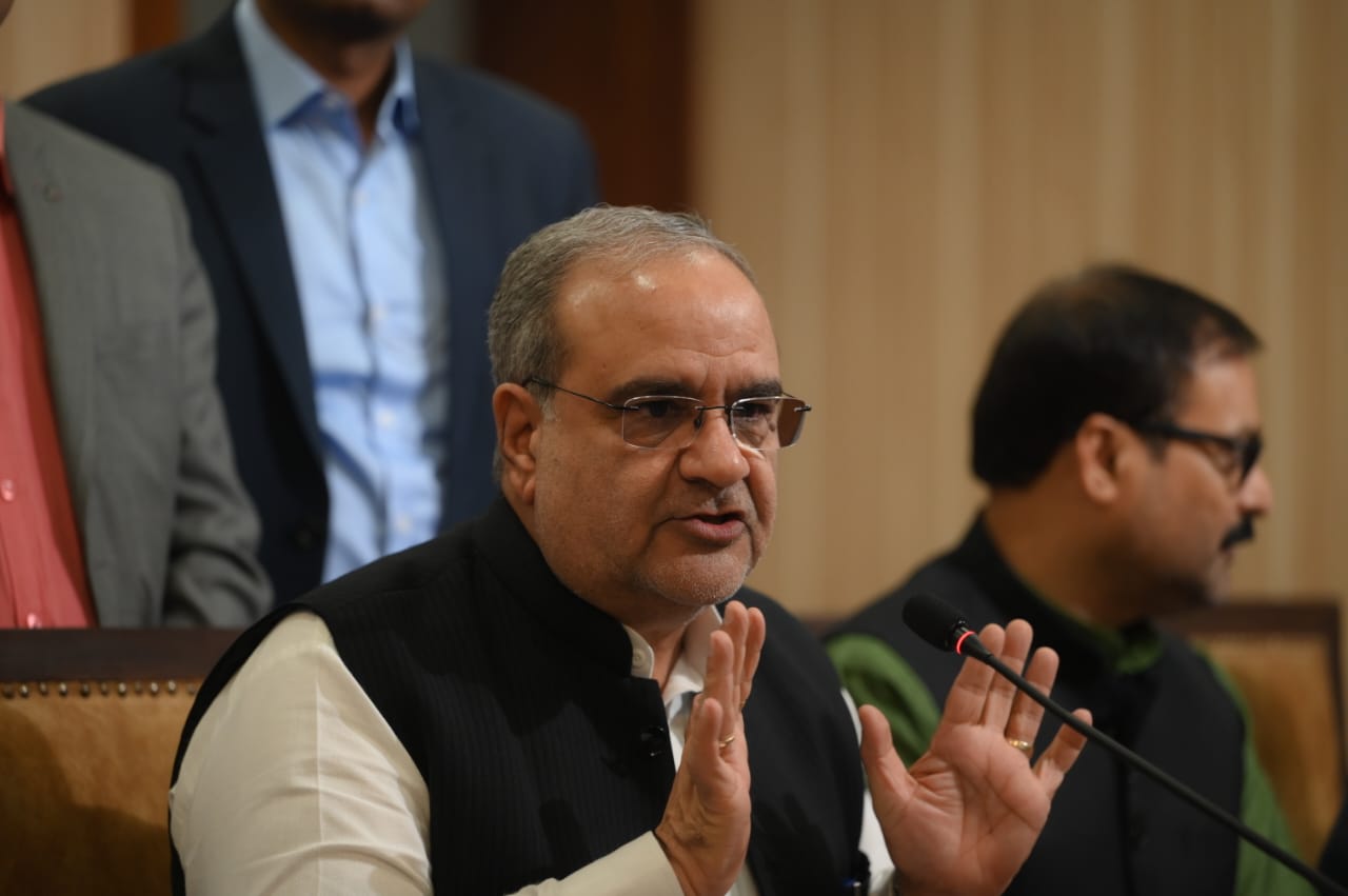 प्रेस वार्ता करते भाजपा प्रदेश अध्यक्ष भूपेंद्र चौधरी प्रेस वार्ता करते भाजपा प्रदेश अध्यक्ष भूपेंद्र चौधरी