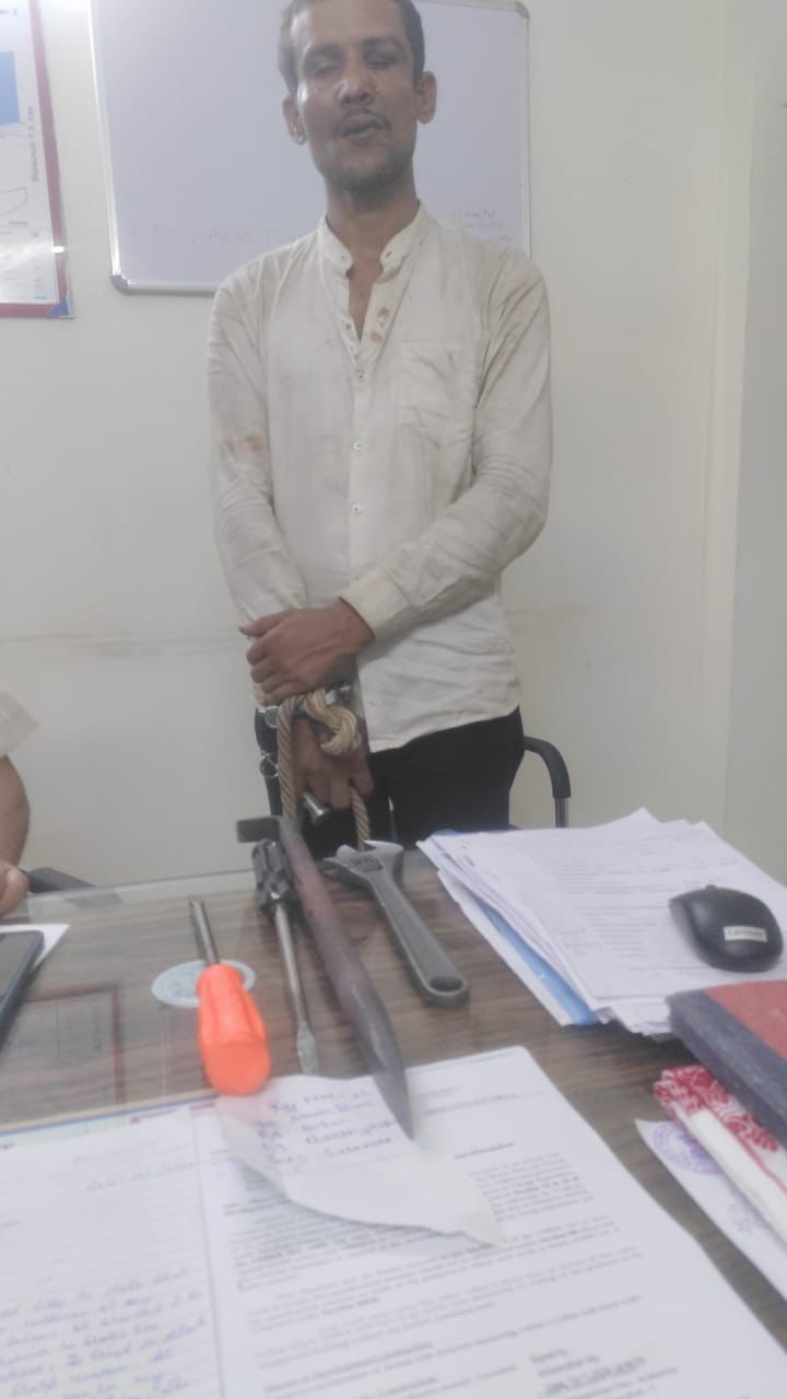 महाराष्ट्र का चोर गुवाहाटी में गिरफ्तार महाराष्ट्र का चोर गुवाहाटी में गिरफ्तार
