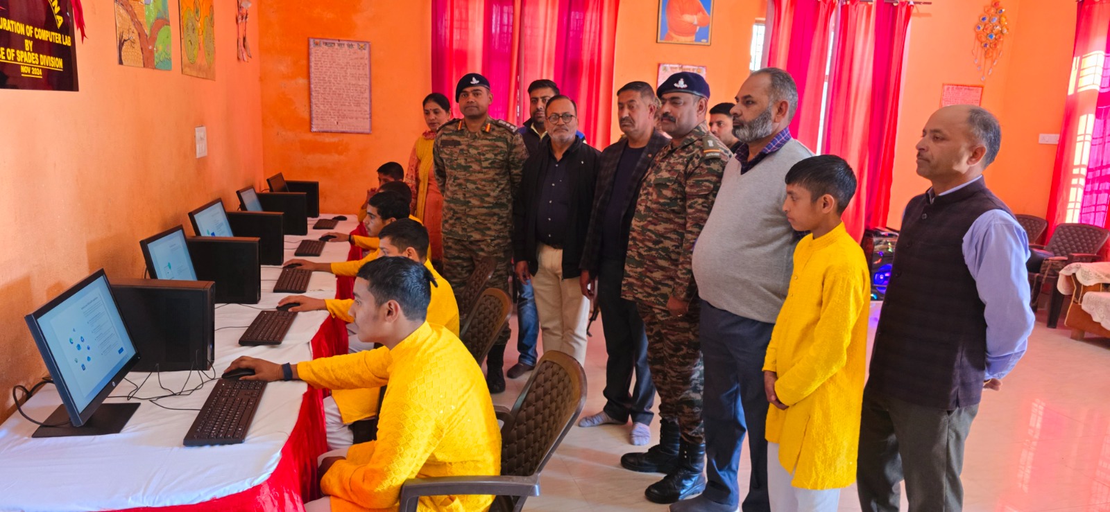 युवाओं को सशक्त बनाने के लिए दक्ष छात्रावास में कंप्यूटर लैब की स्थापना की युवाओं को सशक्त बनाने के लिए दक्ष छात्रावास में कंप्यूटर लैब की स्थापना की