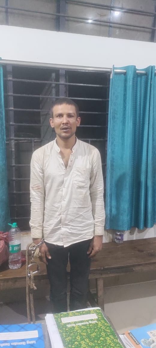 महाराष्ट्र का चोर गुवाहाटी में गिरफ्तार महाराष्ट्र का चोर गुवाहाटी में गिरफ्तार