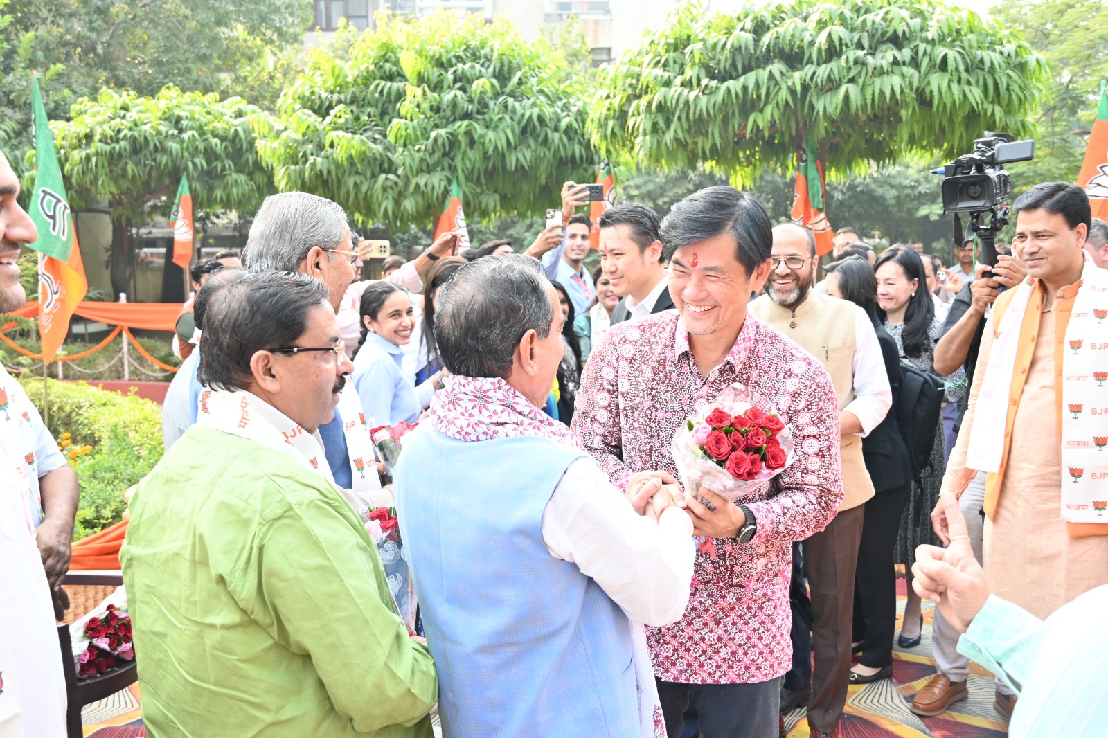 सिंगापुर डेलीगेशन के साथ भाजपा की संगठनात्मक व्यवस्था बूथ ईकाई से लेकर प्रदेश कार्यकारिणी तक की व्यवस्था पर हुई चर्चाः मदन राठौड़