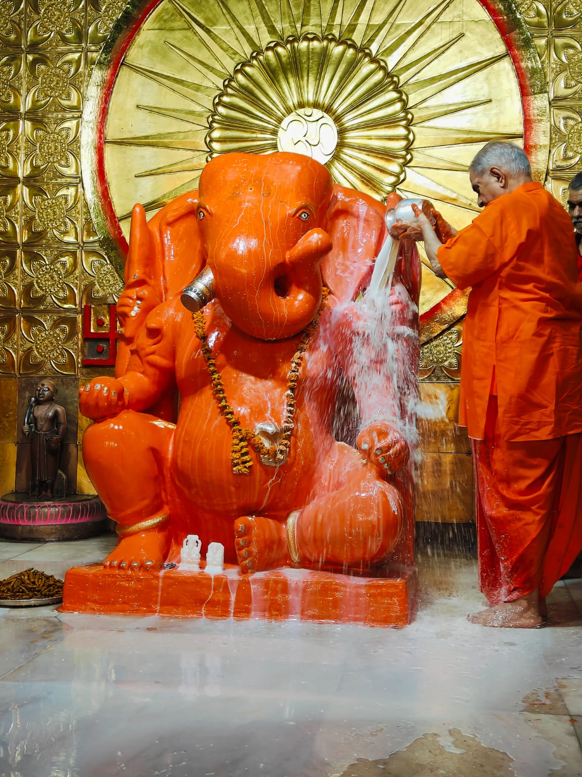 गुरु पुष्य पर्व पर शहरभर के विभिन्न गणेश मंदिरों में हुए भव्य धार्मिक आयोजन गुरु पुष्य पर्व पर शहरभर के विभिन्न गणेश मंदिरों में हुए भव्य धार्मिक आयोजन