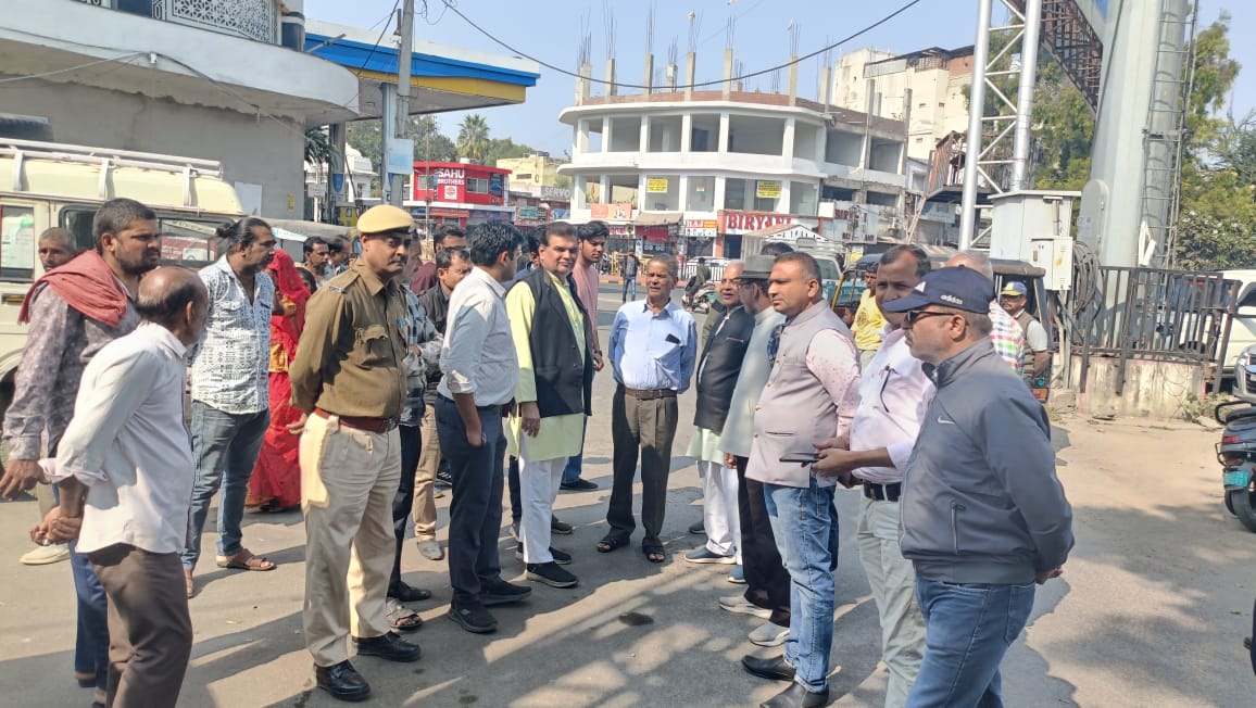 चेतक चौराहे का सौंदर्यीकरण और विस्तारीकरण होगा चेतक चौराहे का सौंदर्यीकरण और विस्तारीकरण होगा