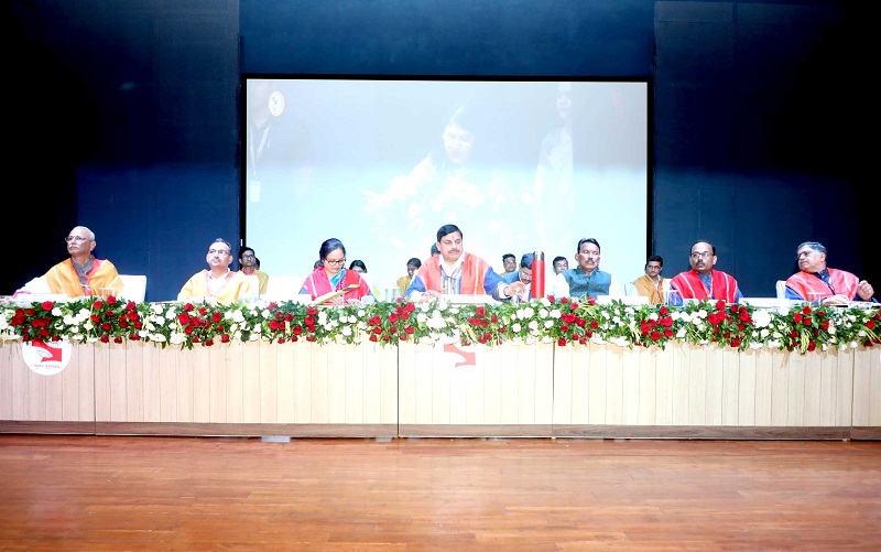 सिम्बायोसिस स्किल यूनिवर्सिटी के दीक्षांत समारोह में मुख्यमंत्री डॉ. यादव सिम्बायोसिस स्किल यूनिवर्सिटी के दीक्षांत समारोह में मुख्यमंत्री डॉ. यादव