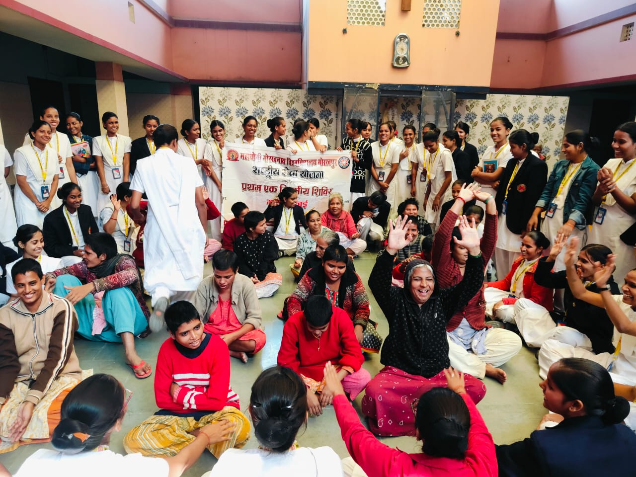 जीएनएम छात्राओं ने किया वृद्धाश्रम का शैक्षिक भ्रमण* जीएनएम छात्राओं ने किया वृद्धाश्रम का शैक्षिक भ्रमण*