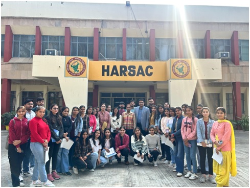 फोटो कैप्शनः 21 आरटीकेः2 एमडीयू में शैक्षणिक यात्रा के दौरान विद्यार्थी। -------- फोटो कैप्शनः 21 आरटीकेः2 एमडीयू में शैक्षणिक यात्रा के दौरान विद्यार्थी। --------