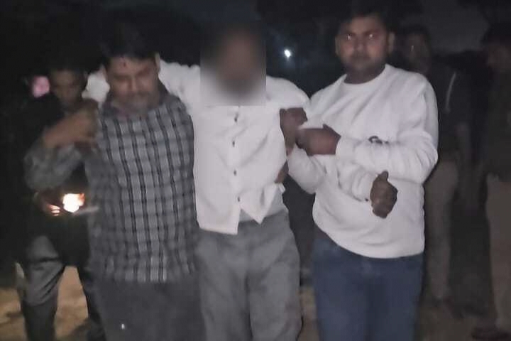 गिरफ्तार घायल अभियुक्त गिरफ्तार घायल अभियुक्त