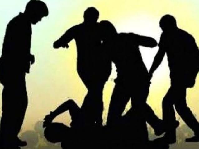 अपना दल (एस) कार्यकर्ता की पिटाई: आरोपी अब भी फरार अपना दल (एस) कार्यकर्ता की पिटाई: आरोपी अब भी फरार