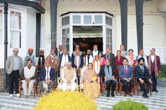 राज्यपाल ने उत्तराखंड और झारखंड के नागरिकों को किया सम्मानित राज्यपाल ने उत्तराखंड और झारखंड के नागरिकों को किया सम्मानित