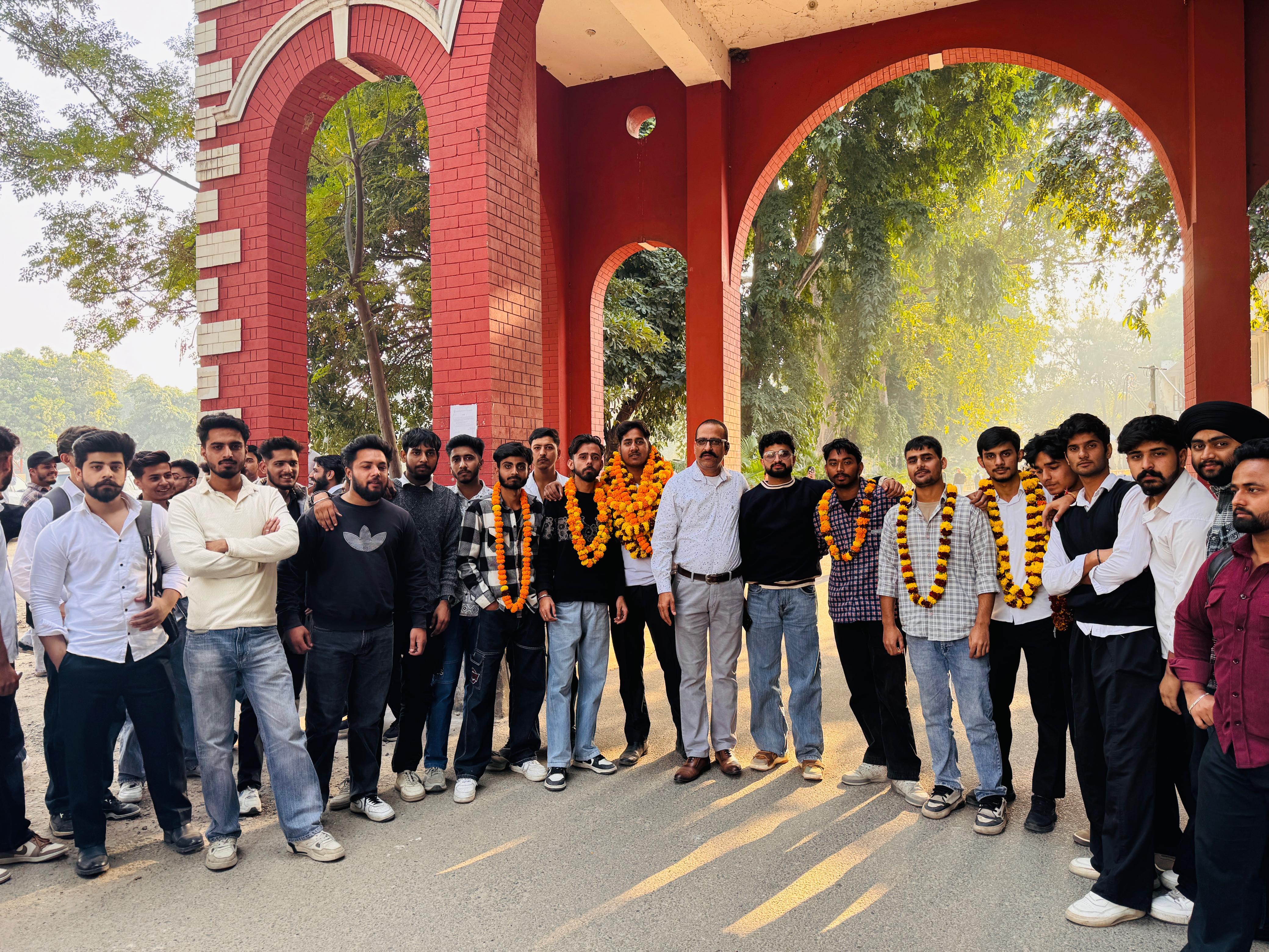 जेजेएसएफ ने मनीष खुल्लर को ऑल कॉलेज यूनिट का अध्यक्ष नियुक्त किया जेजेएसएफ ने मनीष खुल्लर को ऑल कॉलेज यूनिट का अध्यक्ष नियुक्त किया