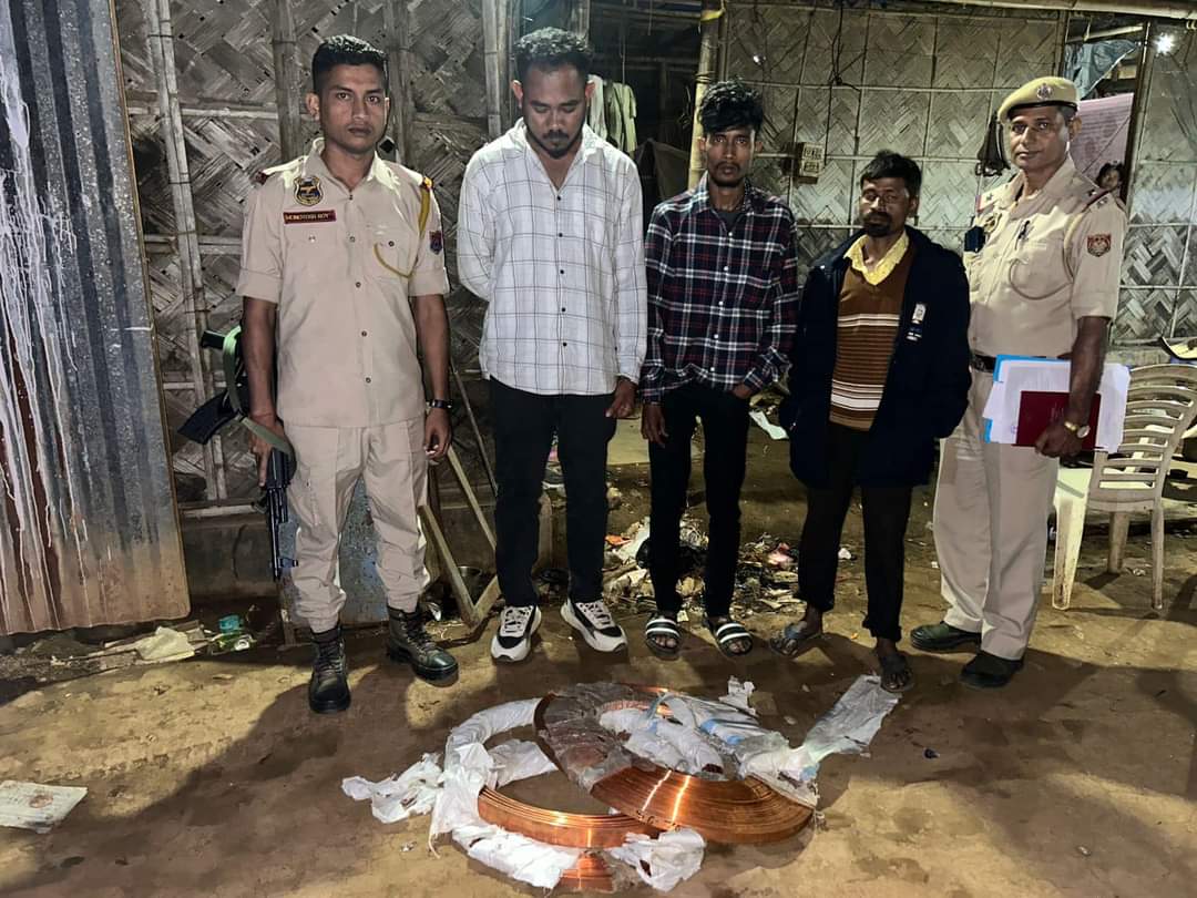 6.03 लाख रुपये के तांबे के तारों की चोरी मामले में तीन गिरफ्तार 6.03 लाख रुपये के तांबे के तारों की चोरी मामले में तीन गिरफ्तार