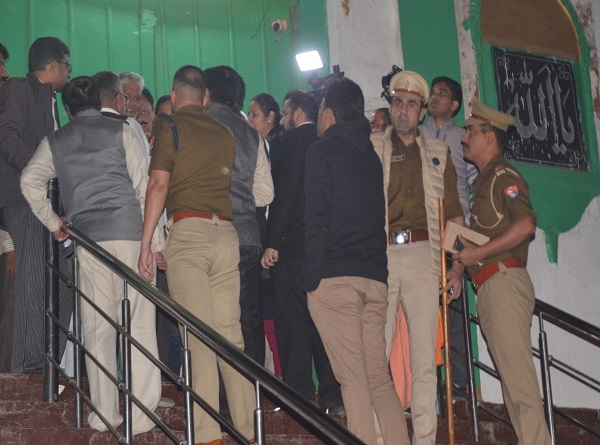 संभल की जामा मस्जिद से जुड़ी तस्वीर संभल की जामा मस्जिद से जुड़ी तस्वीर