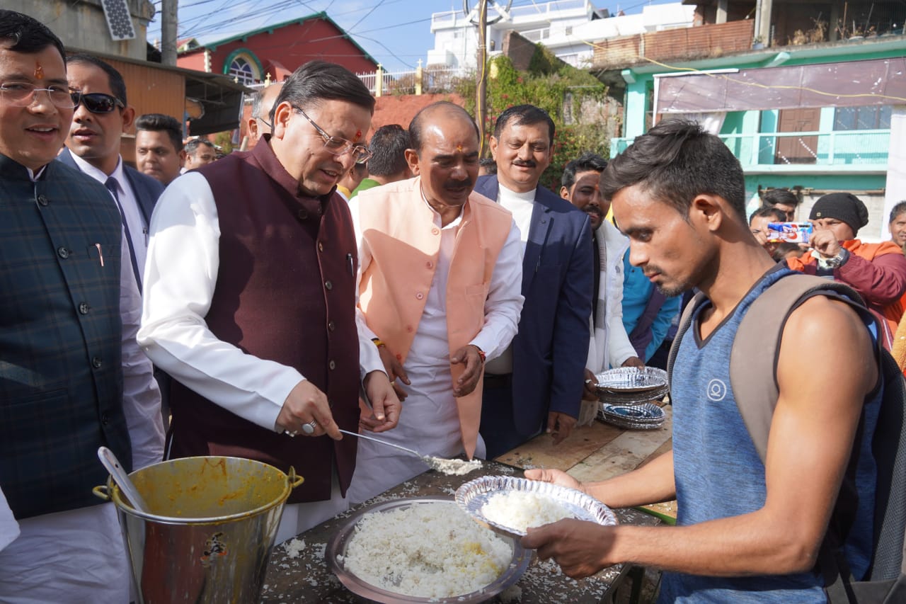 मेडिकल कॉलेज निर्माण की धीमी प्रगति पर मुख्यमंत्री नाराज, दस दिन की दी मोहलत  - हिन्दुस्थान समाचार