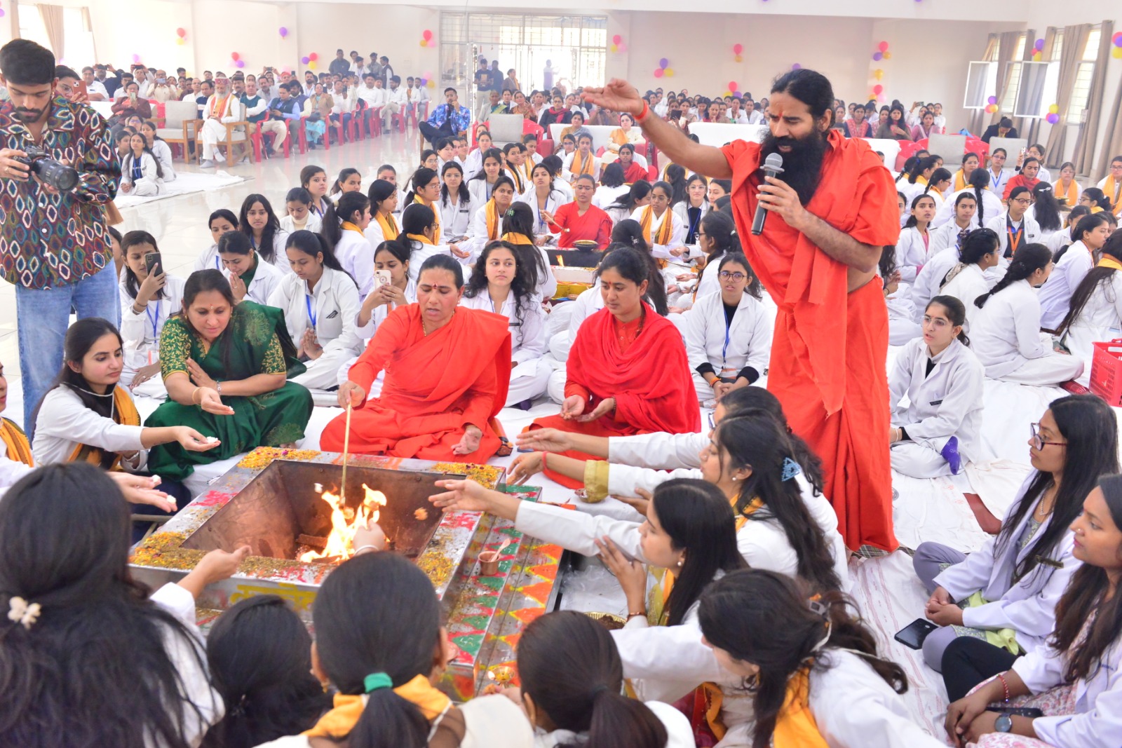 पतंजलि आयुर्वैदिक कॉलेज में उपनयन संस्कार पतंजलि आयुर्वैदिक कॉलेज में उपनयन संस्कार