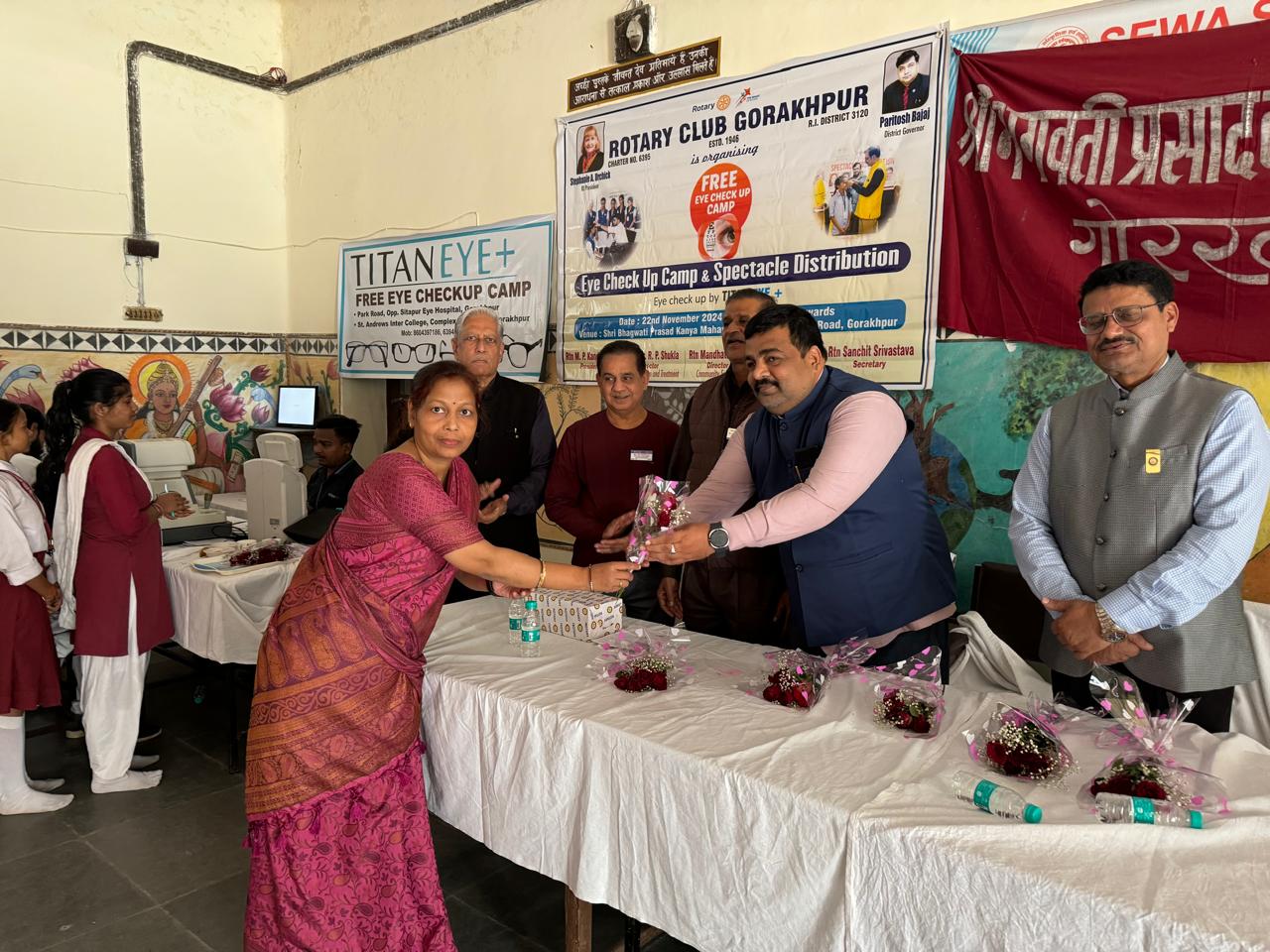 रोटरी क्लब द्वारा भगवती प्रसाद कन्या महाविद्यालय में 217 छात्राओं का नेत्र परीक्षण रोटरी क्लब द्वारा भगवती प्रसाद कन्या महाविद्यालय में 217 छात्राओं का नेत्र परीक्षण