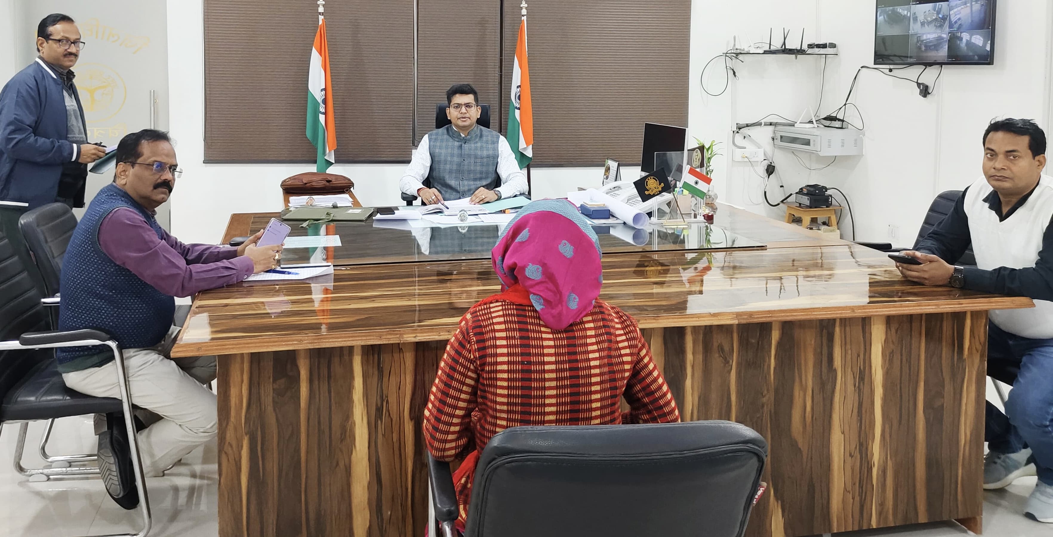 जनता की समस्याओं का समयबद्ध व गुणवत्तापूर्ण निस्तारण करें अधिकारी - डीएम शिवशरणप्पा जीएन जनता की समस्याओं का समयबद्ध व गुणवत्तापूर्ण निस्तारण करें अधिकारी - डीएम शिवशरणप्पा जीएन