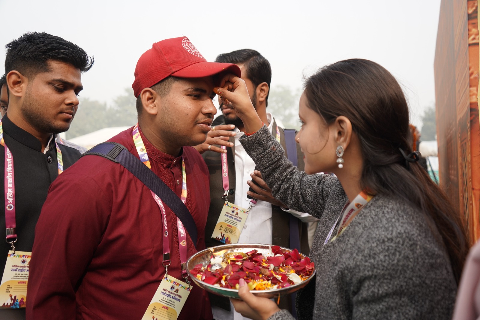 उत्तर प्रदेश के लोकनृत्यों से एबीवीपी अधिवेशन में पहुंचे प्रतिनिधियों का स्वागत। उत्तर प्रदेश के लोकनृत्यों से एबीवीपी अधिवेशन में पहुंचे प्रतिनिधियों का स्वागत।