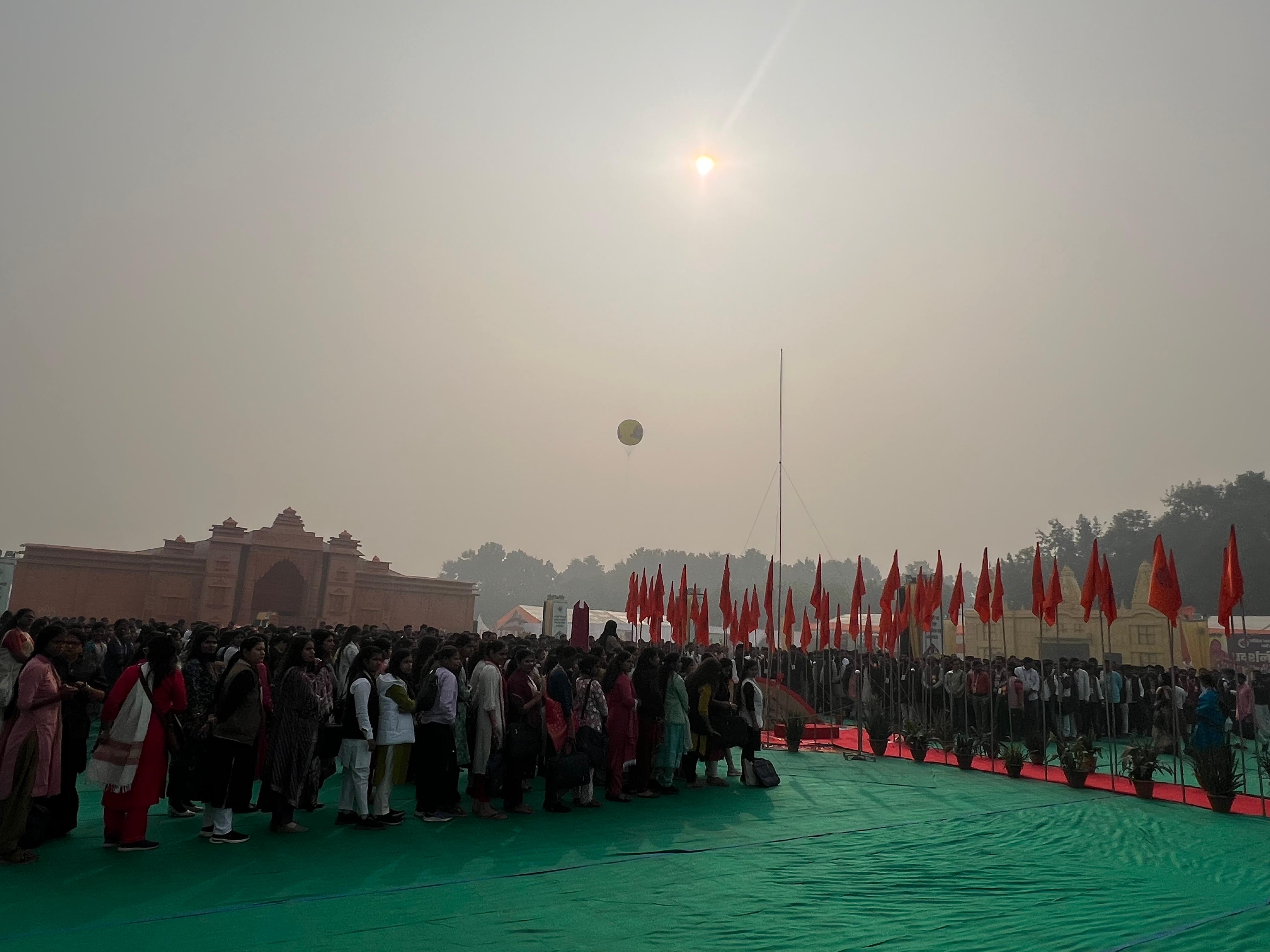 उत्तर प्रदेश के लोकनृत्यों से एबीवीपी अधिवेशन में पहुंचे प्रतिनिधियों का स्वागत। उत्तर प्रदेश के लोकनृत्यों से एबीवीपी अधिवेशन में पहुंचे प्रतिनिधियों का स्वागत।